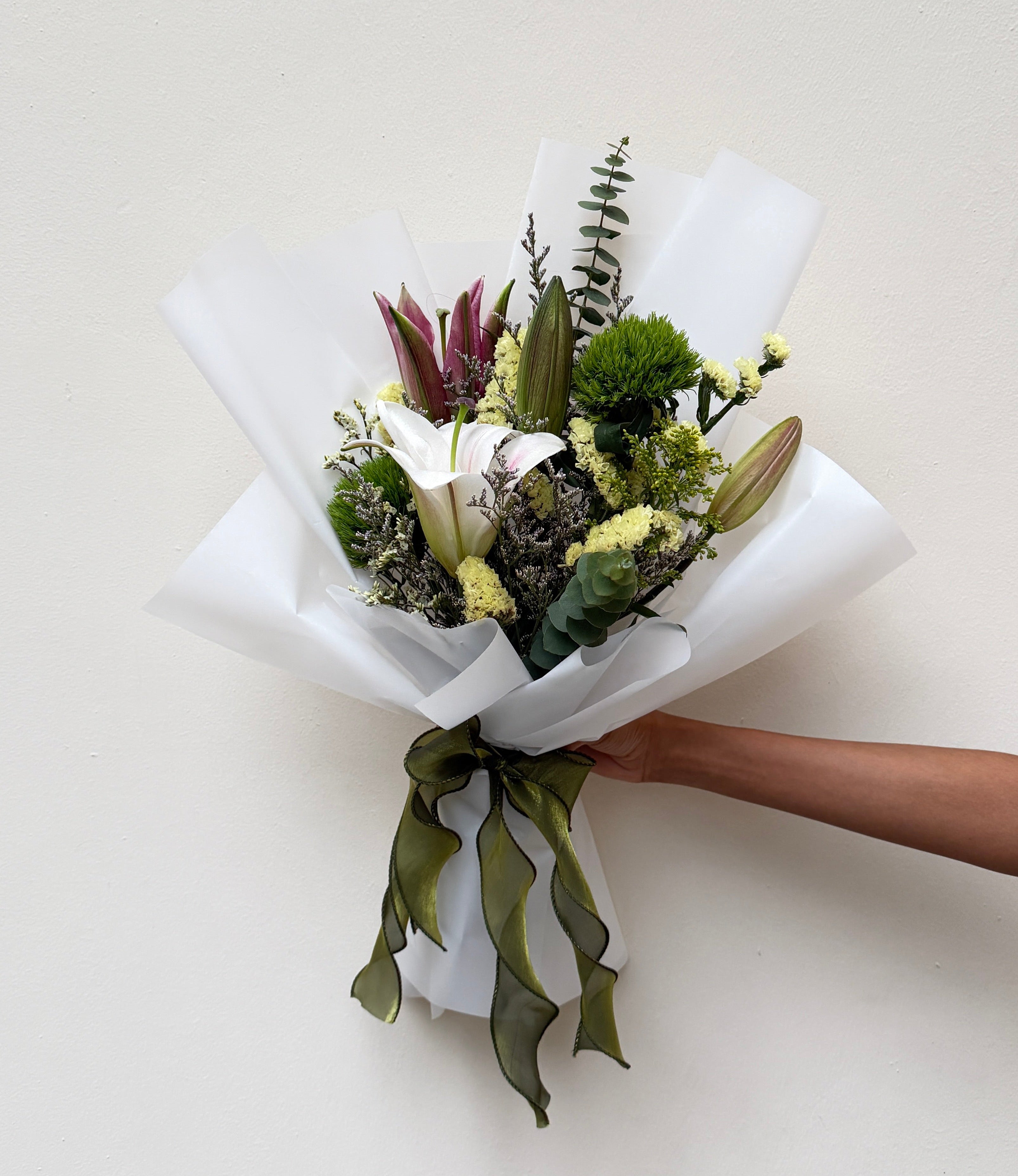 Custom Lilies Bouquet for Gifting