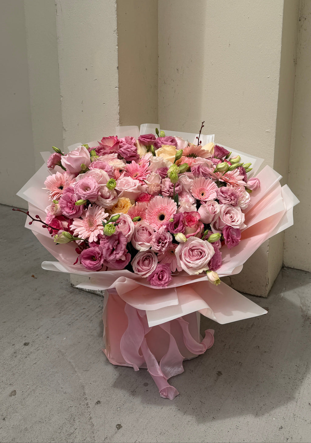 Large Custom Fresh Roses Bouquet